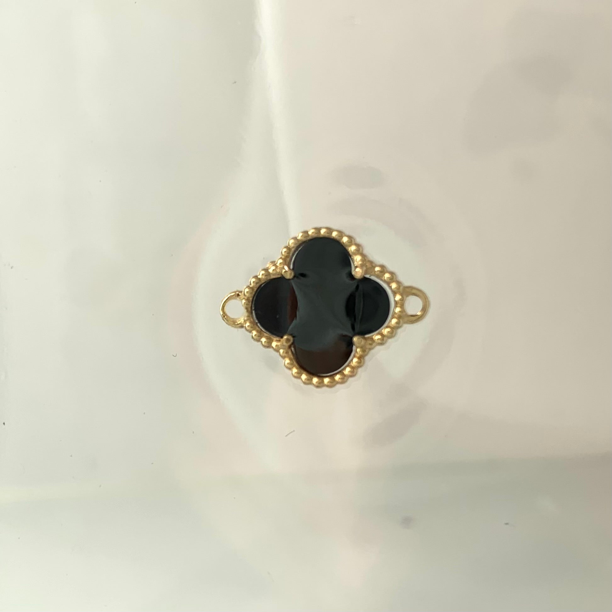 HERRAJE TREBOL VYCA NEGRO ORO AMARILLO 18K +2 / 1,45 GR / 1,5 CM